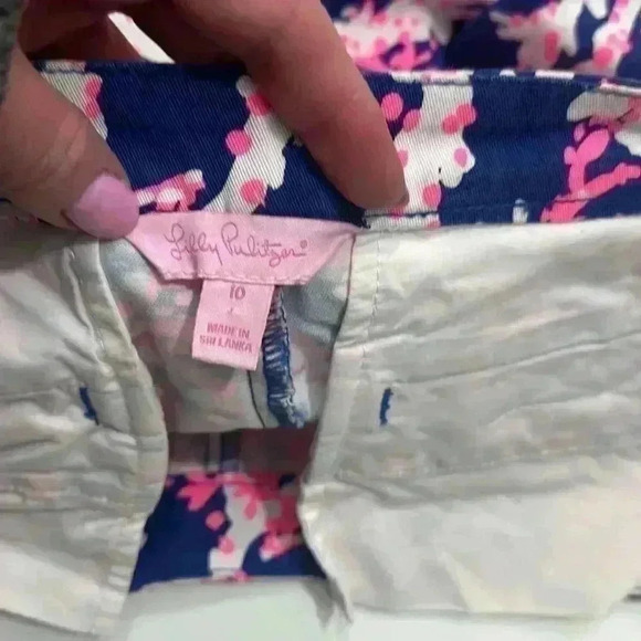Lilly Pulitzer Size 10 Hazelle Stretch Shorts in Nauti Navy Item# 4J - Picture 5 of 7